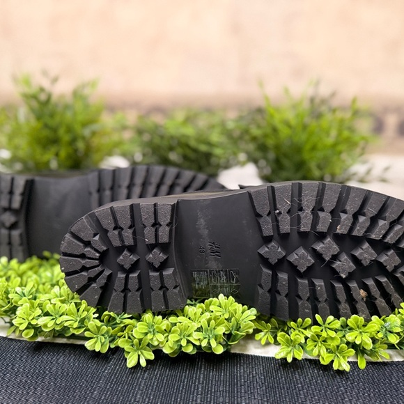 H&M Sleek Black Leather Loafers - Picture 5 of 9